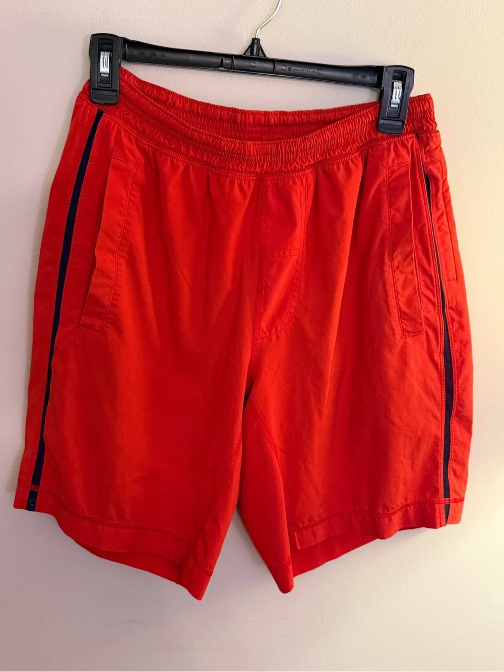 Lululemon Men’s Pace Breaker Lined 8” Inseam Athletic Shorts Men’s Medium in Res